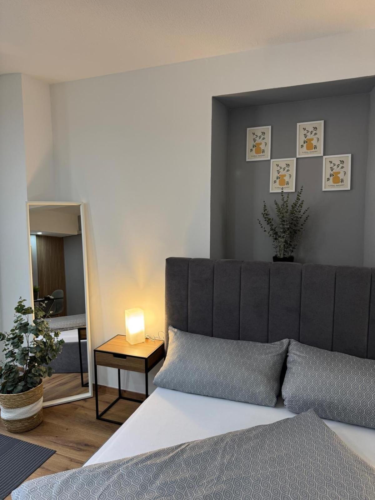 M & E Ferienwohnung Бад-Мергентхайм Экстерьер фото